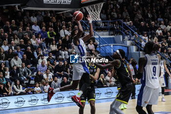 2024-11-10 - Joseph Mobio (Germani Brescia) - VANOLI BASKET CREMONA VS GERMANI BRESCIA - ITALIAN SERIE A - BASKETBALL