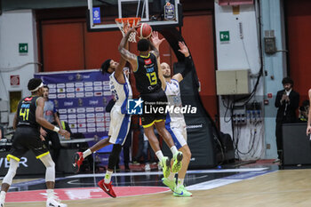 2024-11-10 - Trevor Lacey (Vanoli Cremona) - VANOLI BASKET CREMONA VS GERMANI BRESCIA - ITALIAN SERIE A - BASKETBALL