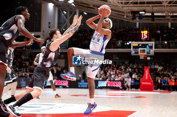 2024-11-09 - Cassius Winston (Unahotels Pallacanestro Reggiana) - UNAHOTELS REGGIO EMILIA VS BERTRAM DERTHONA TORTONA - ITALIAN SERIE A - BASKETBALL