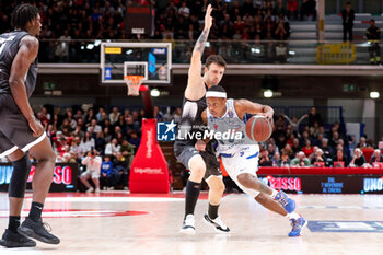 2024-11-09 - Cassius Winston (Unahotels Pallacanestro Reggiana) - UNAHOTELS REGGIO EMILIA VS BERTRAM DERTHONA TORTONA - ITALIAN SERIE A - BASKETBALL