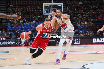 2024-11-10 - Stefano Tonut (EA7 Emporio Armani Olimpia Milano) thwarted by Rodney McGruder (Umana Reyer Venezia) - EA7 EMPORIO ARMANI MILANO VS UMANA REYER VENEZIA - ITALIAN SERIE A - BASKETBALL