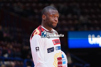 2024-11-10 - Aamir Simms (Umana Reyer Venezia) - EA7 EMPORIO ARMANI MILANO VS UMANA REYER VENEZIA - ITALIAN SERIE A - BASKETBALL