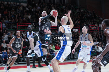 2024-11-17 - #2 Kuhse Tommy (Bertram Derthona Basket Tortona) - BERTRAM DERTHONA TORTONA VS GERMANI BRESCIA - ITALIAN SERIE A - BASKETBALL