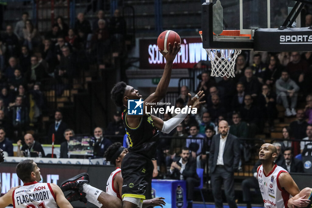 Vanoli Basket Cremona vs EA7 Emporio Armani Milano - ITALIAN SERIE A - BASKETBALL