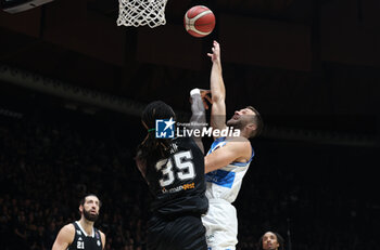 2024-11-17 - Eimantas Bendzius (Sassari) (R) in action thwarted by Momo Diouf (Virtus Bologna) during the LBA italian A1 series basketball championship match between Segafredo Virtus Bologna and Banco di Sardegna Dinamo Sassari at Unipol Arena, Casalecchio (Bologna), Italy, November 17, 2024 - Photo: Michele Nucci - VIRTUS SEGAFREDO BOLOGNA VS BANCO DI SARDEGNA SASSARI - ITALIAN SERIE A - BASKETBALL