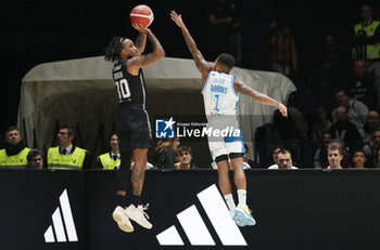 2024-11-17 - Matt Morgan (Virtus Bologna) in action thwarted by Justin Bibbins (Sassari) during the LBA italian A1 series basketball championship match between Segafredo Virtus Bologna and Banco di Sardegna Dinamo Sassari at Unipol Arena, Casalecchio (Bologna), Italy, November 17, 2024 - Photo: Michele Nucci - VIRTUS SEGAFREDO BOLOGNA VS BANCO DI SARDEGNA SASSARI - ITALIAN SERIE A - BASKETBALL