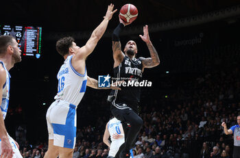 2024-11-17 - Daniel Hackett (Virtus Bologna) during the LBA italian A1 series basketball championship match between Segafredo Virtus Bologna and Banco di Sardegna Dinamo Sassari at Unipol Arena, Casalecchio (Bologna), Italy, November 17, 2024 - Photo: Michele Nucci - VIRTUS SEGAFREDO BOLOGNA VS BANCO DI SARDEGNA SASSARI - ITALIAN SERIE A - BASKETBALL