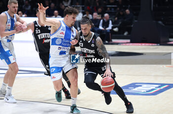 2024-11-17 - Daniel Hackett (Virtus Bologna) during the LBA italian A1 series basketball championship match between Segafredo Virtus Bologna and Banco di Sardegna Dinamo Sassari at Unipol Arena, Casalecchio (Bologna), Italy, November 17, 2024 - Photo: Michele Nucci - VIRTUS SEGAFREDO BOLOGNA VS BANCO DI SARDEGNA SASSARI - ITALIAN SERIE A - BASKETBALL