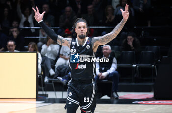 2024-11-17 - Daniel Hackett (Virtus Bologna) during the LBA italian A1 series basketball championship match between Segafredo Virtus Bologna and Banco di Sardegna Dinamo Sassari at Unipol Arena, Casalecchio (Bologna), Italy, November 17, 2024 - Photo: Michele Nucci - VIRTUS SEGAFREDO BOLOGNA VS BANCO DI SARDEGNA SASSARI - ITALIAN SERIE A - BASKETBALL