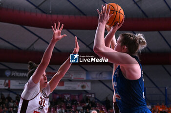 2024-05-15 - Images of the Umana Reyer Venezia vs Famila Wuber Schio match at Palasport Taliercio on May 15, 2024, during the BASKET - LBF Italian Serie A1 (game 1) - PLAYOFF - UMANA REYER VENEZIA VS FAMILA WEBER SCHIO - ITALIAN SERIE A1 WOMEN - BASKETBALL