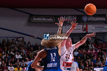 2024-05-15 - Images of the Umana Reyer Venezia vs Famila Wuber Schio match at Palasport Taliercio on May 15, 2024, during the BASKET - LBF Italian Serie A1 (game 1) - PLAYOFF - UMANA REYER VENEZIA VS FAMILA WEBER SCHIO - ITALIAN SERIE A1 WOMEN - BASKETBALL