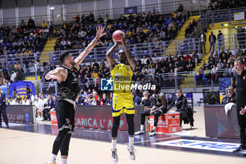 2024-01-19 - # 1 Donte Thomas (Reale Mutua Basket Torino) - REALE MUTUA BASKET TORINO VS TRAPANI SHARK - ITALIAN SERIE A2 - BASKETBALL