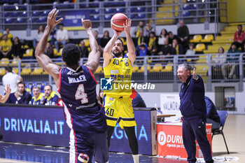 2024-02-19 - # 40 Simone Pepe (Reale Mutua Basket Torino) and #4 Malcom Miller (UCC Assigeco Piacenza) - REALE MUTUA BASKET TORINO VS ASSIGECO PIACENZA - ITALIAN SERIE A2 - BASKETBALL