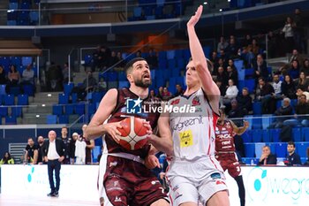 2024-02-15 - Antonio Iannuzzi (HDL Nardo Basket) & Giovanni Severini (Wegreenit Urania Basket Milano) - WEGREENIT URANIA MILANO VS HDL NARDò BASKET - ITALIAN SERIE A2 - BASKETBALL