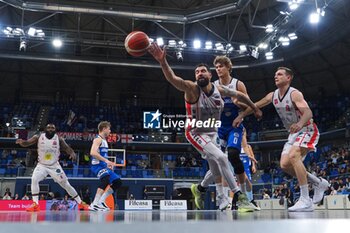 2024-03-02 - Aristide Landi (Wegreenit Urania Basket Milano) & Donzelli (Agribertocchi Orzinuovi Basket) - WEGREENIT URANIA MILANO VS AGRIBERTOCCHI ORZINUOVI - ITALIAN SERIE A2 - BASKETBALL