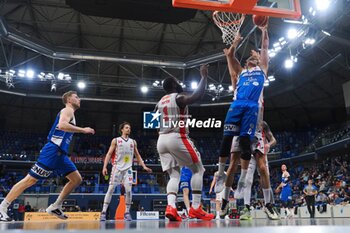 2024-03-02 - Donzelli (Agribertocchi Orzinuovi Basket) & Giddy Potts (Wegreenit Urania Basket Milano) - WEGREENIT URANIA MILANO VS AGRIBERTOCCHI ORZINUOVI - ITALIAN SERIE A2 - BASKETBALL