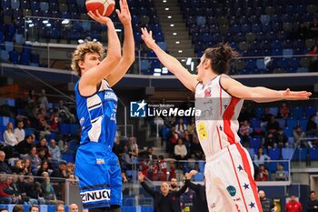 2024-03-02 - Donzelli (Agribertocchi Orzinuovi Basket) & Giorgio Piunti (Wegreenit Urania Milano) - WEGREENIT URANIA MILANO VS AGRIBERTOCCHI ORZINUOVI - ITALIAN SERIE A2 - BASKETBALL