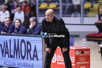 2024-03-22 - Jamion Christian (head coach Pallacanestro Triestre) - REALE MUTUA BASKET TORINO VS PALLACANESTRO TRIESTE - ITALIAN SERIE A2 - BASKETBALL