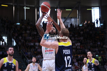 2024-04-14 - Deshawn Freeman (Fortitudo) in action thwarted by Federico Poser (Torino) during the italian basketball LBN A2 series championship match Fortitudo Flats Services Bologna Vs Reale Mutua Torino - Bologna, Italy, April 14, 2024 at Paladozza sports hall - Photo: Michele Nucci - FORTITUDO BOLOGNA VS TORINO - ITALIAN SERIE A2 - BASKETBALL