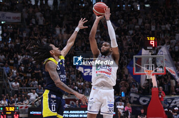 14/04/2024 - Mark Ogden (Fortitudo) in action thwarted by Keondre Kennedy (Torino) during the italian basketball LBN A2 series championship match Fortitudo Flats Services Bologna Vs Reale Mutua Torino - Bologna, Italy, April 14, 2024 at Paladozza sports hall - Photo: Michele Nucci - FORTITUDO BOLOGNA VS TORINO - SERIE A2 - BASKET