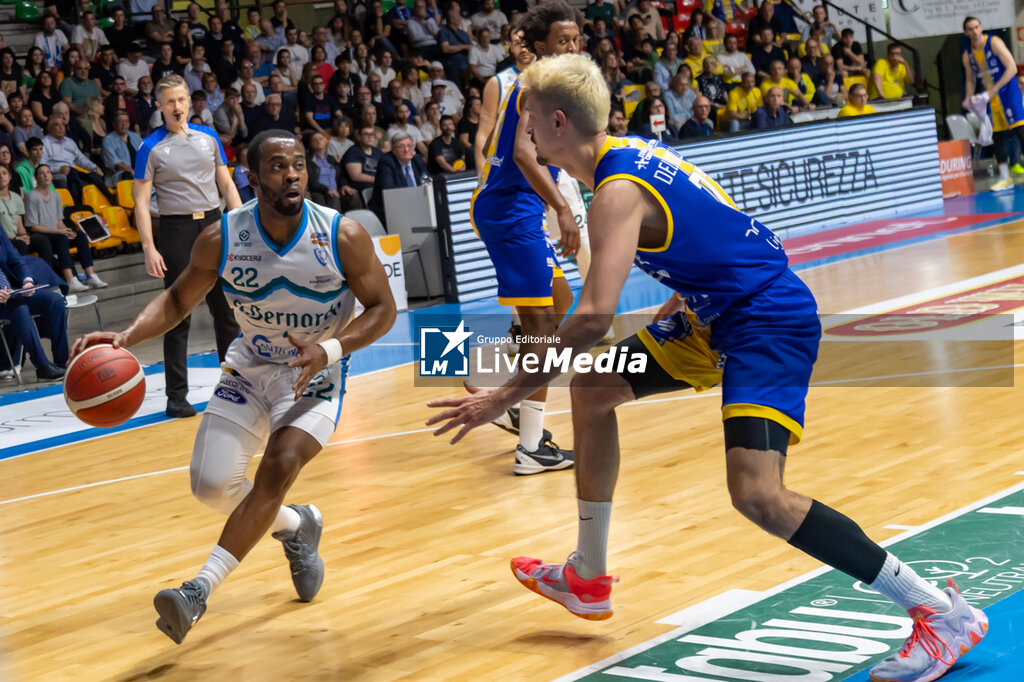 Pallacanestro Cantù vs Gesteco Cividale - ITALIAN SERIE A2 - BASKETBALL