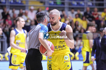 2024-05-05 - # 8 Matteo Schina (Reale Mutua Basket Torino) and referee - REALE MUTUA TORINO VS PALLACANESTRO TRIESTE - ITALIAN SERIE A2 - BASKETBALL