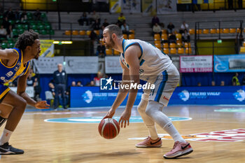2024-05-07 - Lorenzo Bucarelli (Pallacanestro Cantu) during game 2 of the playoffs of the italian A2 basketball championship between Acqua S. Bernardo Cantu vs UEB Gesteco Cividale at PalaFitLineDesio, Desio, Italy on Maj 7, 2024 - PALLACANESTRO CANTù VS UEB CIVIDALE - ITALIAN SERIE A2 - BASKETBALL