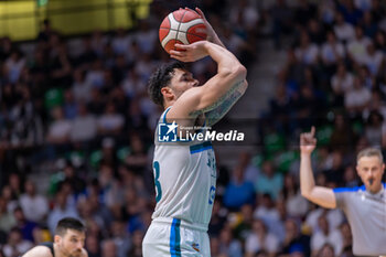 2024-05-21 - Christian Burns (Pallacanestro Cantu) during semifinal playoffs game2 of the italian A2 basketball championship between Acqua S. Bernardo Cantu vs Apu Old Wild West Udine at PalaFitLineDesio, Desio, Italy on Maj 21, 2024 - ACQUA S.BERNARDO CANTU VS APU OLD WILD WEST UDINE - ITALIAN SERIE A2 - BASKETBALL