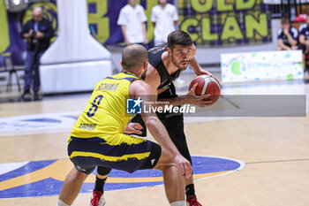 2024-10-06 - #1 Francesco Stefanelli (Apu Old Wild West Udine) - REALE MUTUA TORINO VS APU UDINE - ITALIAN SERIE A2 - BASKETBALL