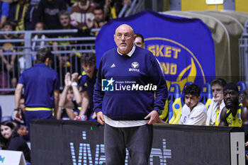 2024-10-06 - Matteo Boniciolli (head coach Reale Mutua Basket Torino) - REALE MUTUA TORINO VS APU UDINE - ITALIAN SERIE A2 - BASKETBALL