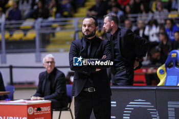 2024-10-06 - Adriano Vertemati (head coach Apu Old Wild West Udine)) - REALE MUTUA TORINO VS APU UDINE - ITALIAN SERIE A2 - BASKETBALL