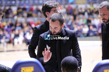 2024-10-06 - Adriano Vertemati (head coach Apu Old Wild West Udine)) - REALE MUTUA TORINO VS APU UDINE - ITALIAN SERIE A2 - BASKETBALL