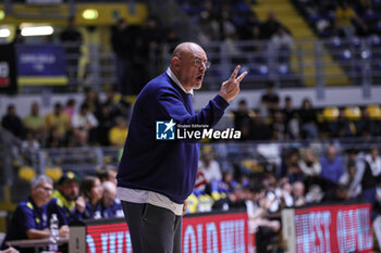 2024-10-06 - Matteo Boniciolli (head coach Reale Mutua Basket Torino) - REALE MUTUA TORINO VS APU UDINE - ITALIAN SERIE A2 - BASKETBALL