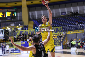 2024-10-06 - #34 Maximiliam Ladurner (Reale Mutua Basket Torino) - REALE MUTUA TORINO VS APU UDINE - ITALIAN SERIE A2 - BASKETBALL