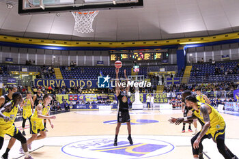 2024-10-06 - #14 Lorenzo Ambrosini (Apu Old Wild West Udine) - REALE MUTUA TORINO VS APU UDINE - ITALIAN SERIE A2 - BASKETBALL