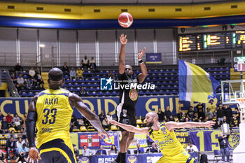 2024-10-06 - #8 Anthony Hichkey (Apu Old Wild West Udine) - REALE MUTUA TORINO VS APU UDINE - ITALIAN SERIE A2 - BASKETBALL