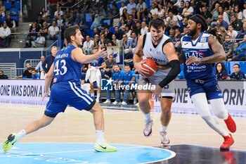 2024-09-29 - Alessandro Gentile (Wegreenit Urania Basket Milano) - WEGREENIT URANIA MILANO VS FLATS SERVICE FORTITUDO BOLOGNA - ITALIAN SERIE A2 - BASKETBALL