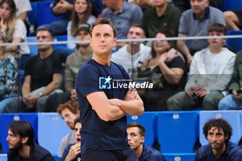 2024-09-29 - Marco Cardani, head coach Wegreenit Urania Basket Milano - WEGREENIT URANIA MILANO VS FLATS SERVICE FORTITUDO BOLOGNA - ITALIAN SERIE A2 - BASKETBALL