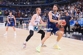 2024-09-29 - Leonardo Battistini (Fortitudo Bologna) & a6 - WEGREENIT URANIA MILANO VS FLATS SERVICE FORTITUDO BOLOGNA - ITALIAN SERIE A2 - BASKETBALL