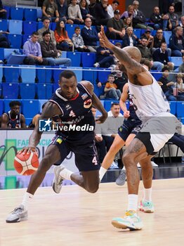 2024-10-05 - Nate Grimes (UCC Assigeco Piacenza) - WEGREENIT URANIA MILANO VS UCC ASSIGECO PIACENZA - ITALIAN SERIE A2 - BASKETBALL