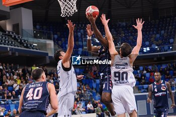 2024-10-05 - Desonta Bradford (UCC Assigeco Piacenza) - WEGREENIT URANIA MILANO VS UCC ASSIGECO PIACENZA - ITALIAN SERIE A2 - BASKETBALL