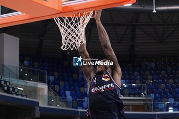 2024-10-05 - Nate Grimes (UCC Assigeco Piacenza) - WEGREENIT URANIA MILANO VS UCC ASSIGECO PIACENZA - ITALIAN SERIE A2 - BASKETBALL