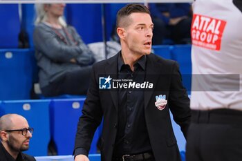 2024-10-16 - Alessandro Rossi, head coach Real Sebastiani Rieti - WEGREENIT URANIA MILANO VS REAL SEBASTIANI RIETI - ITALIAN SERIE A2 - BASKETBALL