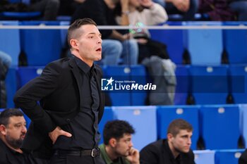 2024-10-16 - Alessandro Rossi, head coach Real Sebastiani Rieti - WEGREENIT URANIA MILANO VS REAL SEBASTIANI RIETI - ITALIAN SERIE A2 - BASKETBALL