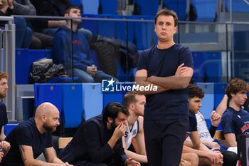 2024-10-16 - Marco Cardani, head coach Wegreenit Urania Basket Milano - WEGREENIT URANIA MILANO VS REAL SEBASTIANI RIETI - ITALIAN SERIE A2 - BASKETBALL