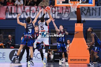 2024-10-16 - Alessandro Gentile (Wegreenit Urania Basket Milano) - WEGREENIT URANIA MILANO VS REAL SEBASTIANI RIETI - ITALIAN SERIE A2 - BASKETBALL