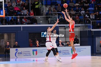 2024-11-23 - Raphael Gaspardo (Unieuro Forli) 3 points shoot - WEGREENIT URANIA MILANO VS UNIEURO FORLì - ITALIAN SERIE A2 - BASKETBALL