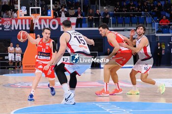 2024-11-23 - Toni Perkovic (Unieuro Forli) & Giordano Pagani (Wegreenit Urania Basket Milano) - WEGREENIT URANIA MILANO VS UNIEURO FORLì - ITALIAN SERIE A2 - BASKETBALL