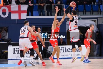 2024-11-23 - Alessandro Gentile (Wegreenit Urania Basket Milano) thwarted by Angelo Del Chiaro (Unieuro Forli) - WEGREENIT URANIA MILANO VS UNIEURO FORLì - ITALIAN SERIE A2 - BASKETBALL