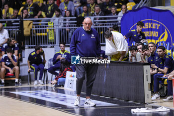 2024-10-16 - Matteo Boniciolli (head coach Reale Mutua Basket Torino) - REALE MUTUA TORINO VS VALTUR BRINDISI - ITALIAN SERIE A2 - BASKETBALL